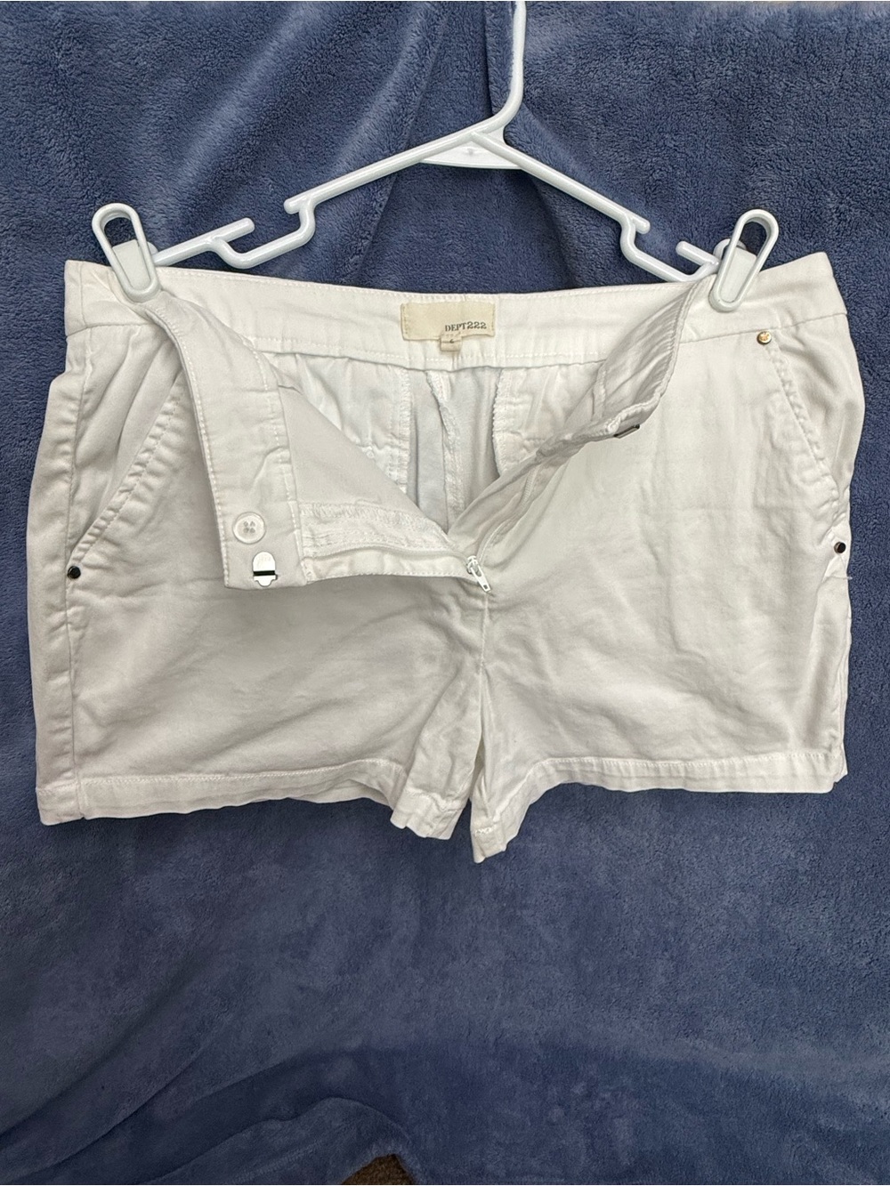 White Women's Cargo-Style Cotton Blend Shorts